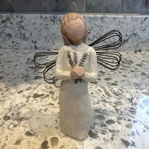 Willow Tree Figurine Angel of Remembrance (26060) by Susan Lordi (2001) No Box